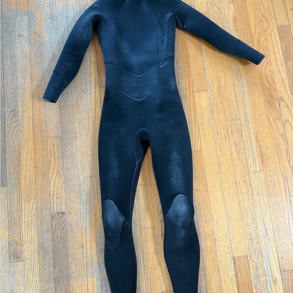 XCEL axis Women’s Neoprene Wetsuit size 6